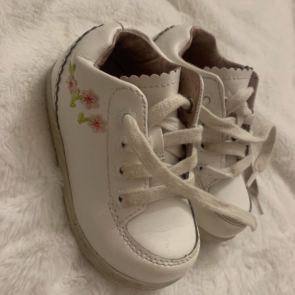 Toddler stride rite shoes size 5